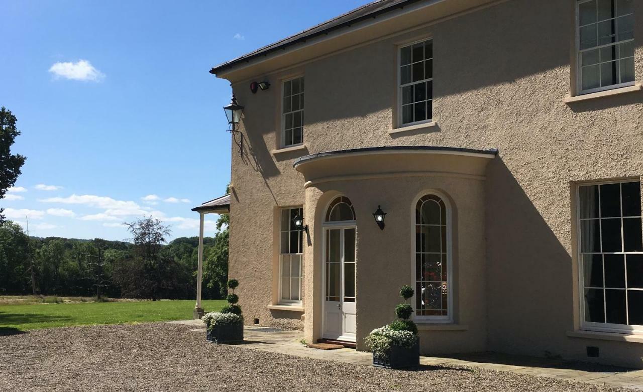 Llwynhelig Manor Bed & Breakfast Ландейло Екстериор снимка